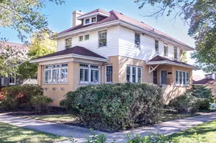 5255 W Belle Plaine Ave, Chicago, IL 60641 - Photo 1