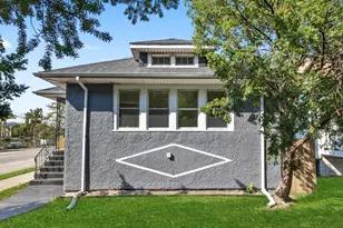 1718 S 7th Ave, Maywood, IL 60153 - Photo 1