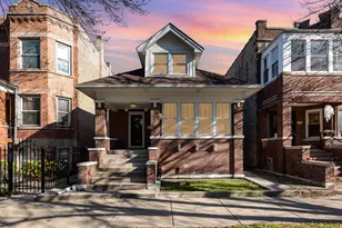 2113 N Avers Ave, Chicago, IL 60647 - Photo 1