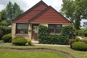 426 S Adeline Ave, Addison, IL 60101 - Photo 1