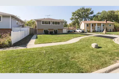 16920 Glen Oaks Drive, Country Club Hills, IL 60478 - Photo 1