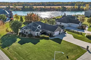 202 Barefoot Ct, Minooka, IL 60447 - Photo 1