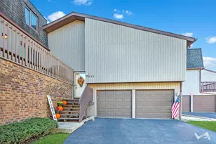 633 High Ridge Rd, Roselle, IL 60172 - Photo 1