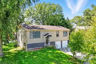 565 Cottonwood Cir, Bolingbrook, IL 60440 - Photo 1