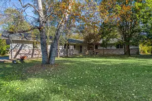 14 W Surrey Ln, Barrington Hills, IL 60010 - Photo 1