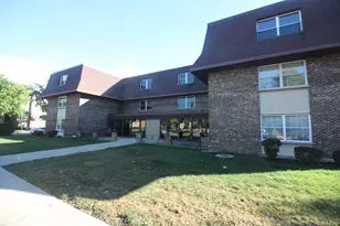 475 Shenstone Rd, Riverside, IL 60546 - Photo 1