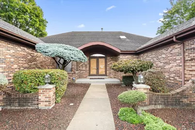 703 Newcastle Lane, Prospect Heights, IL 60070 - Photo 1