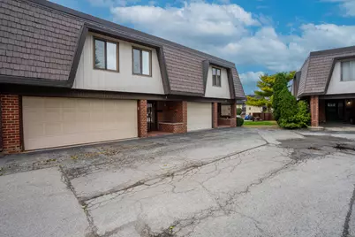 4 Cour La Salle Court, Palos Hills, IL 60465 - Photo 1