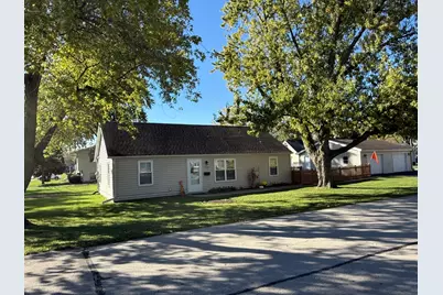126 E Kerr Street, Sycamore, IL 60178 - Photo 1