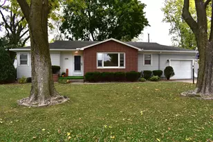 1500 Manhattan Dr, Streator, IL 61364 - Photo 1