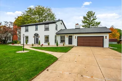 27 S Canterbury Road, Aurora, IL 60506 - Photo 1