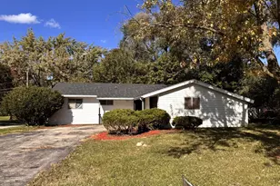 124 W Briarcliff Rd, Bolingbrook, IL 60440 - Photo 1