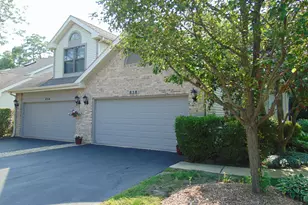 858 N Auburn Woods Dr, Palatine, IL 60067 - Photo 1