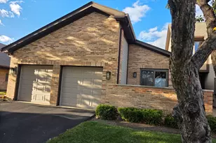 1764 Pebble Beach Dr, Hoffman Estates, IL 60169 - Photo 1