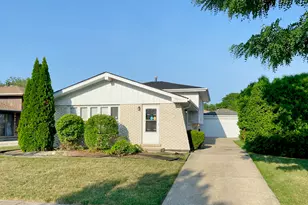 20073 Park Ave, Lynwood, IL 60411 - Photo 1