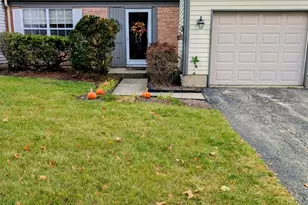 201 Bingham Cir, Mundelein, IL 60060 - Photo 1