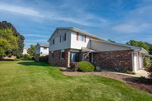 1643 Castbourne Ct, Wheaton, IL 60189 - Photo 1