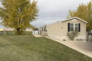 384 Tulip Ct, Belvidere, IL 61008 - Photo 1