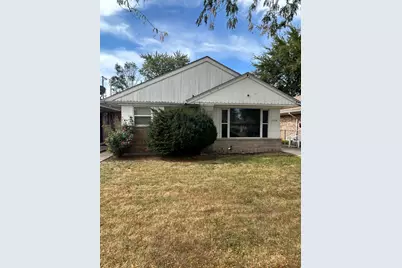 9528 S Bennett Avenue, Chicago, IL 60617 - Photo 1