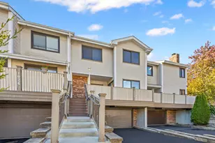 1024 Sussex Dr, Northbrook, IL 60062 - Photo 1