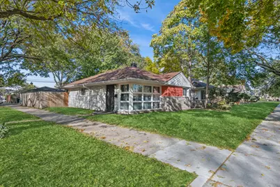 9556 S Bennett Avenue, Chicago, IL 60617 - Photo 1