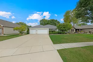 604 Bethany Dr, Shorewood, IL 60404 - Photo 1