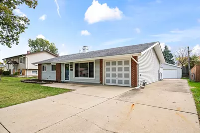 585 Amherst Lane, Hoffman Estates, IL 60169 - Photo 1