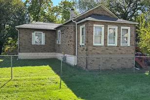 1611 Indian Ave, Aurora, IL 60505 - Photo 1