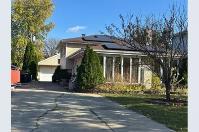 139 N Hemlock Avenue, Wood Dale, IL 60191 - Photo 1