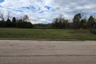 432 Megan Pl, Winthrop Harbor, IL 60096 - Photo 1