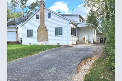 908 Ridge Avenue, Wauconda, IL 60084 - Photo 1