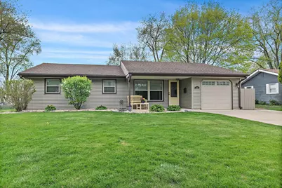 100 Waban Court, Schaumburg, IL 60193 - Photo 1