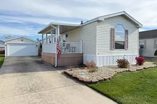 8 Eagle Ln, Beecher, IL 60401 - Photo 1