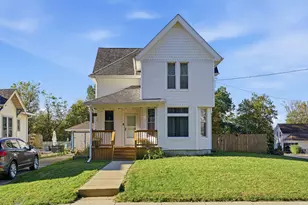 1103 Highland Ave, Dixon, IL 61021 - Photo 1