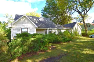 906 E Babcock Ave, Addison, IL 60101 - Photo 1