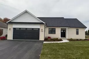 3289 Comstock Ave, Dekalb, IL 60115 - Photo 1