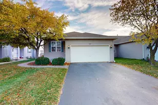 609 Chestnut Dr, Oswego, IL 60543 - Photo 1