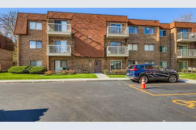 707 W Central Road #A6, Mount Prospect, IL 60056 - Photo 1