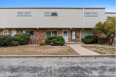 2210 E Lincoln Street, Bloomington, IL 61701 - Photo 1