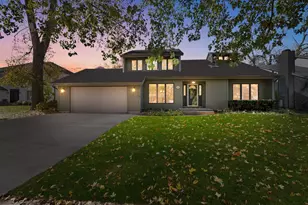 508 W Trail, Grayslake, IL 60030 - Photo 1