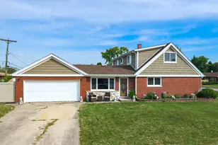 9236 Pembroke Ln, Bridgeview, IL 60455 - Photo 1