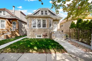 732 E 104th Pl, Chicago, IL 60628 - Photo 1