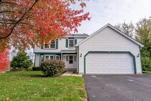 4 Candlewood Ct, Cary, IL 60013 - Photo 1