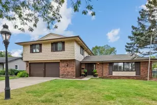 415 Laconia Ln, Schaumburg, IL 60193 - Photo 1