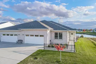 485 Eagles Landing Dr, Manteno, IL 60950 - Photo 1