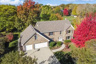 718 Fairview Ln, Bartlett, IL 60103 - Photo 1