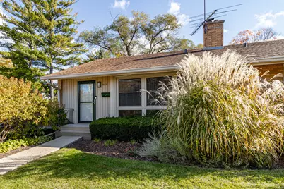 922 N Milwaukee Avenue #A, Libertyville, IL 60048 - Photo 1