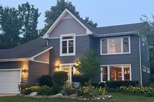 1305 Hidden Lake Dr, Buffalo Grove, IL 60089 - Photo 1