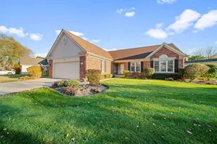 701 N Victoria Dr, Palatine, IL 60074 - Photo 1