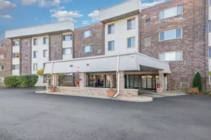 841 N York Rd, Elmhurst, IL 60126 - Photo 1